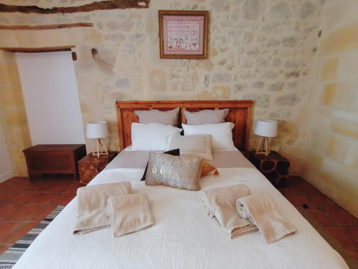 Domaine De Gaia, Piscine, Petanque, Ping Pong, Proche Saint-Emilion Bed & Breakfast Guillac  Exterior photo